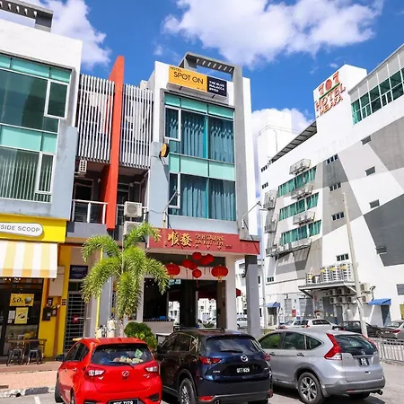 Spot On 89956 The Blue Malacca Hotel